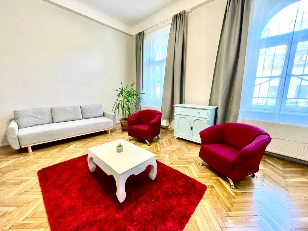 Fullmoon Apartments 2 Szeged Buitenkant foto